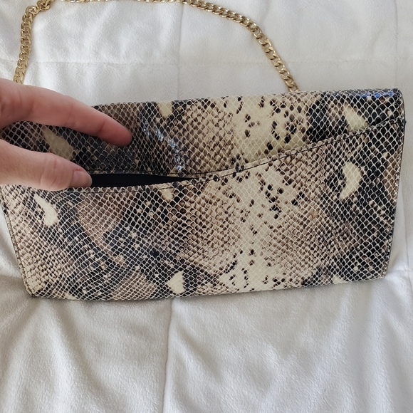 FAUX Python Chain Strap Clutch - Picture 5 of 10